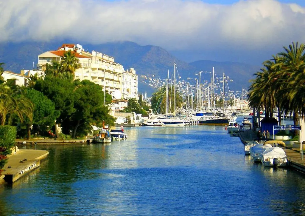 شقة Kar15-Beach Front, See Views, Wifi, Dowtown إمبوريابرافا إسبانيا